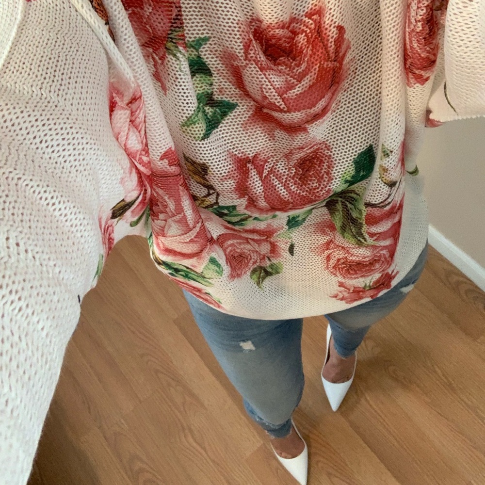 Last 2💗Ivory Rose spring top - Picture 3 of 8